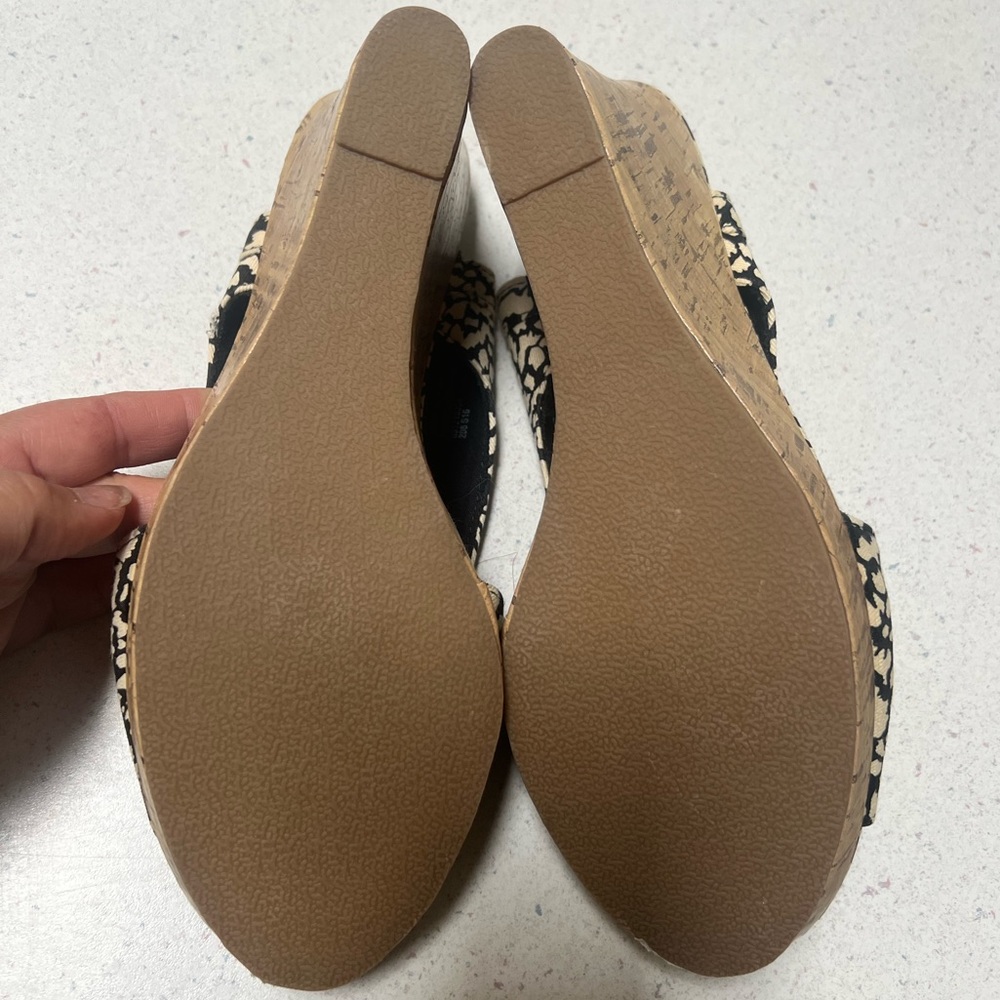🆕 George - Black & Cream Peep-Toe Wedges - Picture 5 of 8